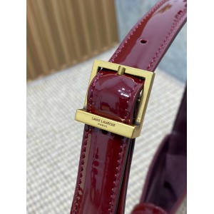 Ysl le 5 a 7 in pattent leather 23 x 16 x 6.5 CM Bags