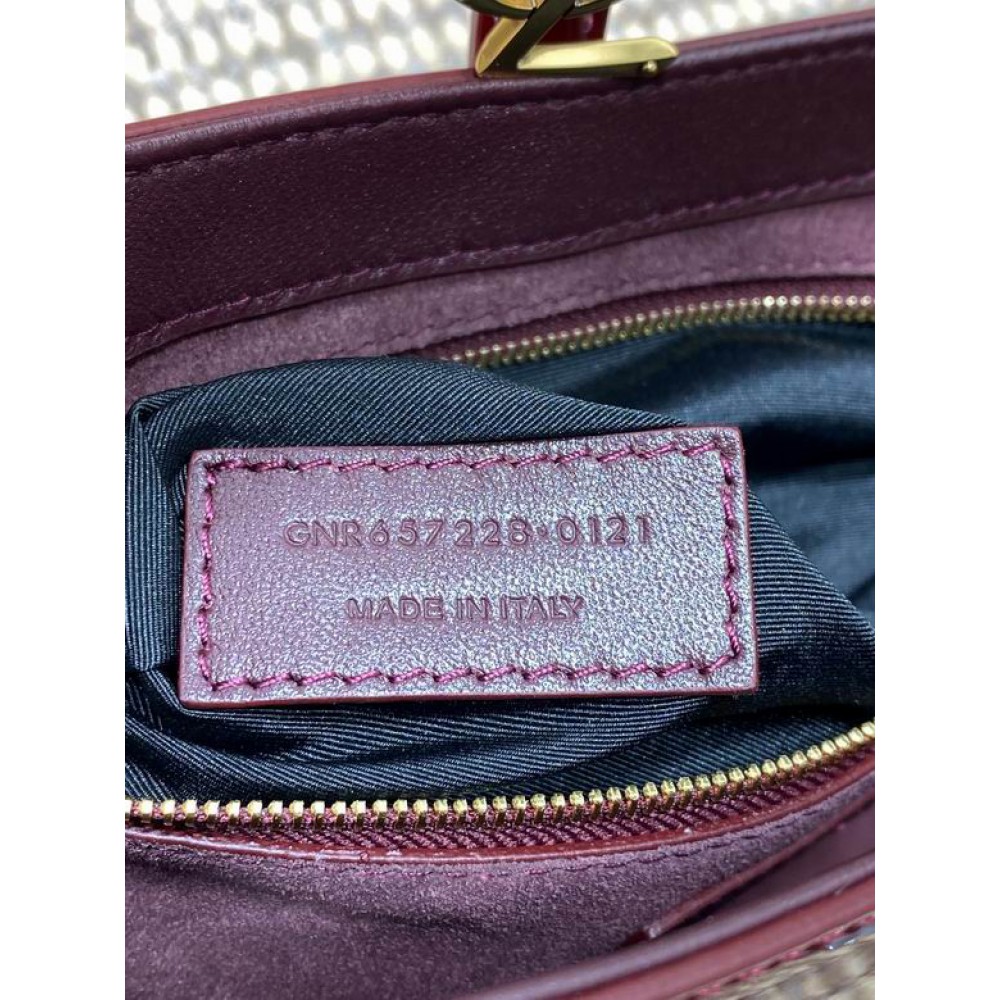 Ysl le 5 a 7 in pattent leather 23 x 16 x 6.5 CM Bags