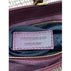 Ysl le 5 a 7 in pattent leather 23 x 16 x 6.5 CM Bags