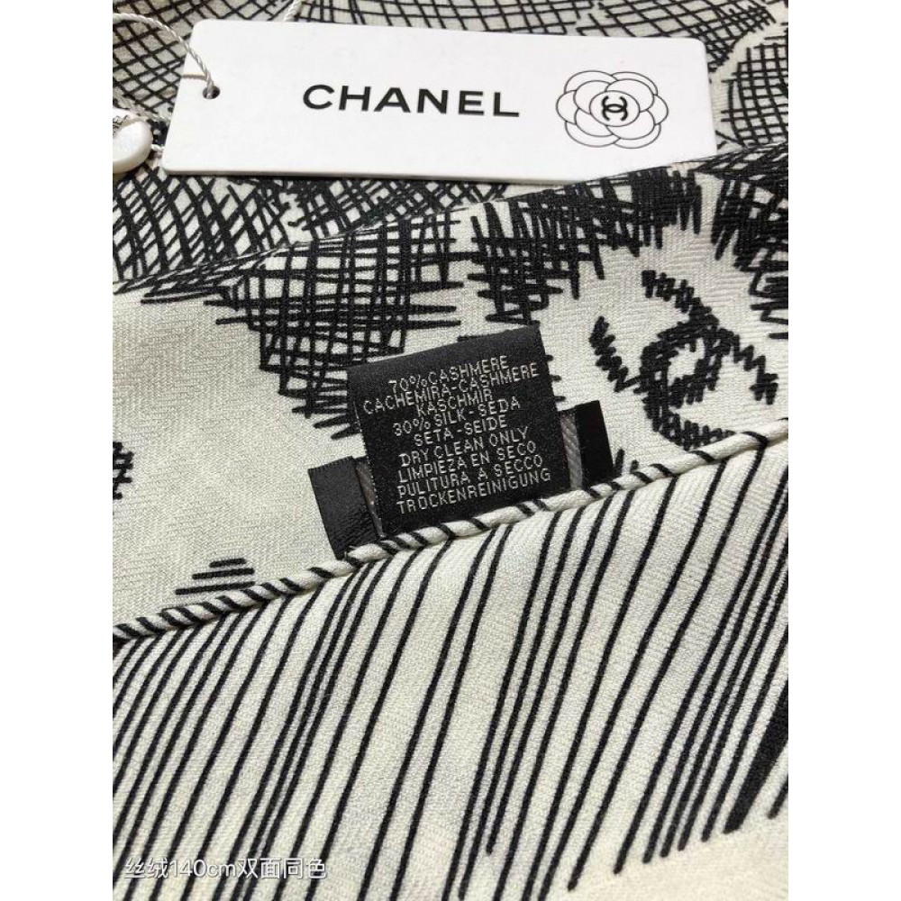 Chanel scarf 140x140 cm 70% silk 30% cashmere 
