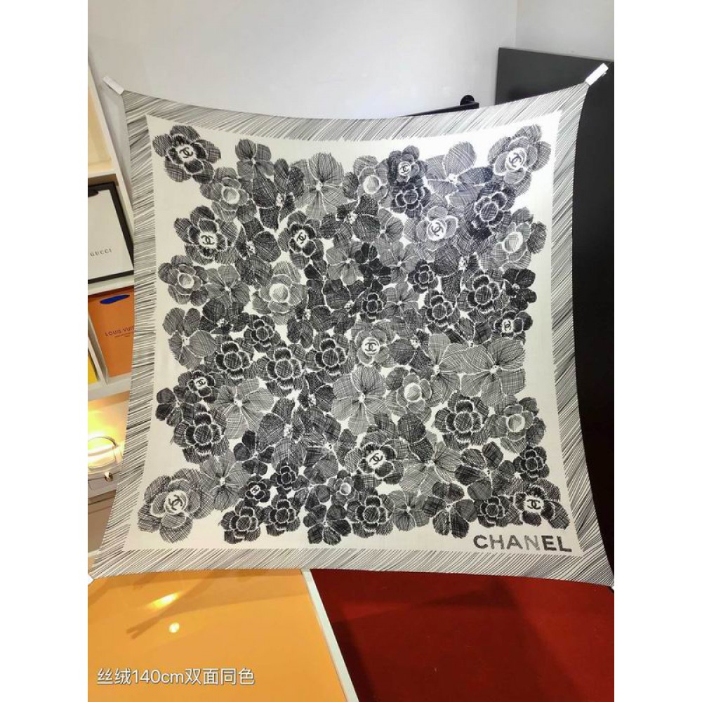 Chanel scarf 140x140 cm 70% silk 30% cashmere 