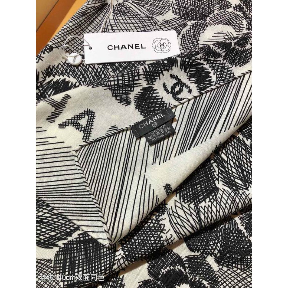 Chanel scarf 140x140 cm 70% silk 30% cashmere 