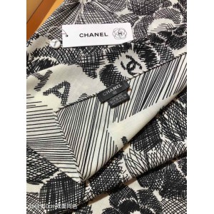 Chanel scarf 140x140 cm 70% silk 30% cashmere 