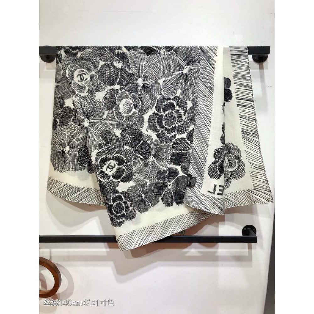 Chanel scarf 140x140 cm 70% silk 30% cashmere 
