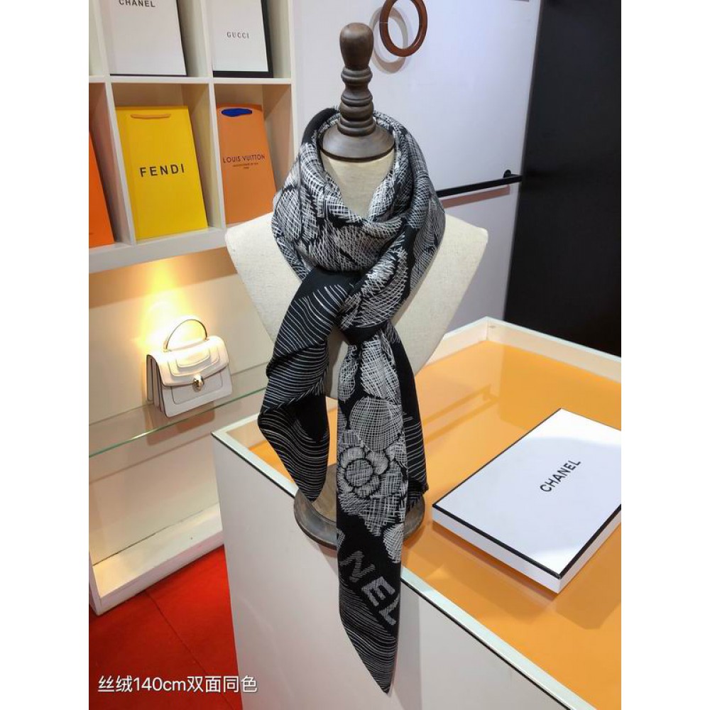 Chanel scarf 140x140 cm 70% silk 30% cashmere 