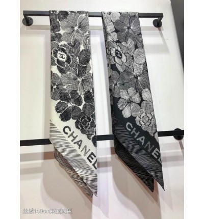 Chanel scarf 140x140 cm 70% silk 30% cashmere