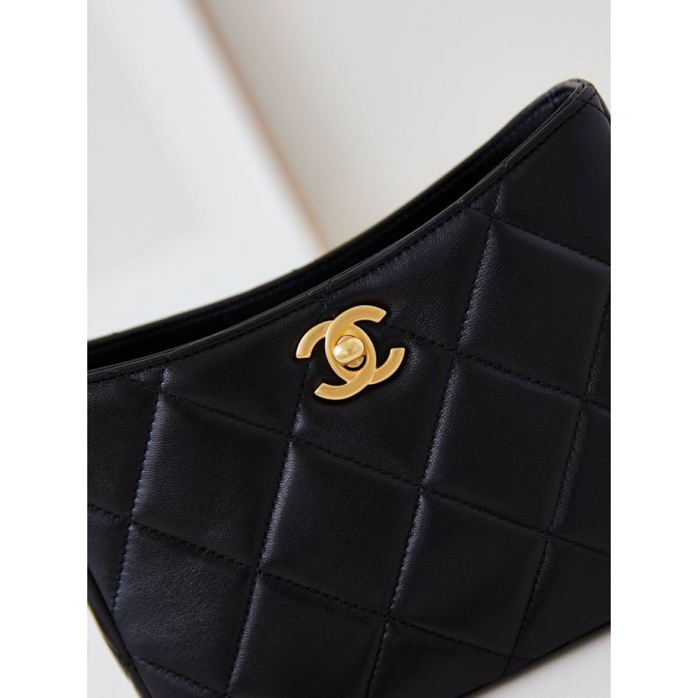 Chanel hobo 13x18x7cm 