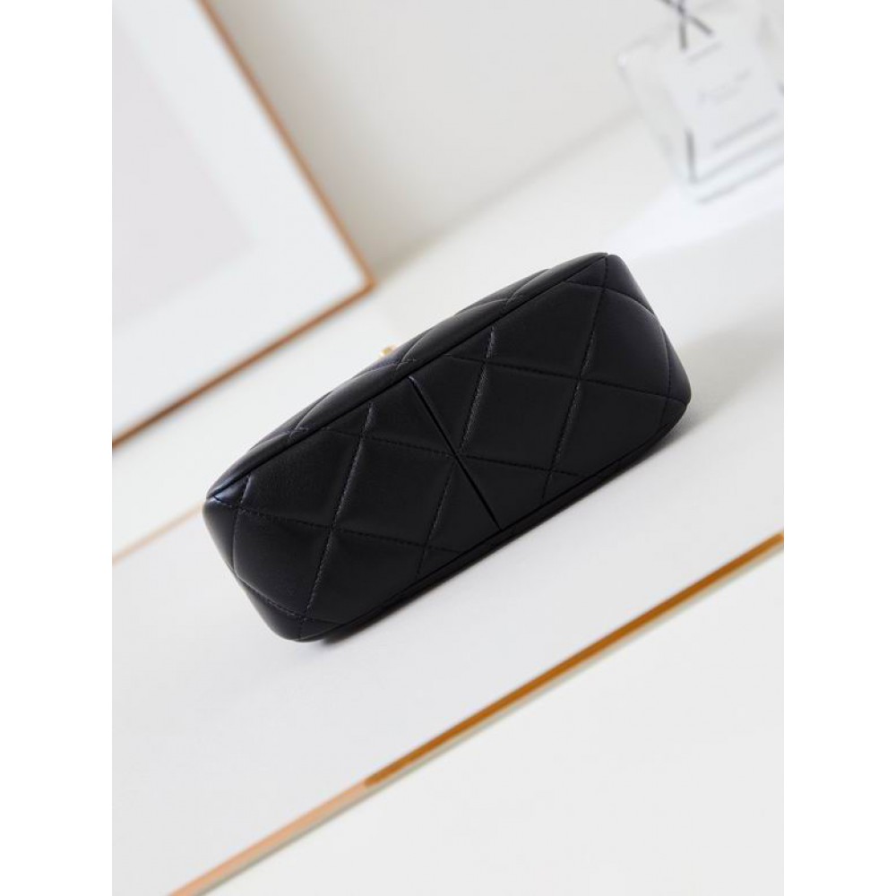 Chanel hobo 13x18x7cm 