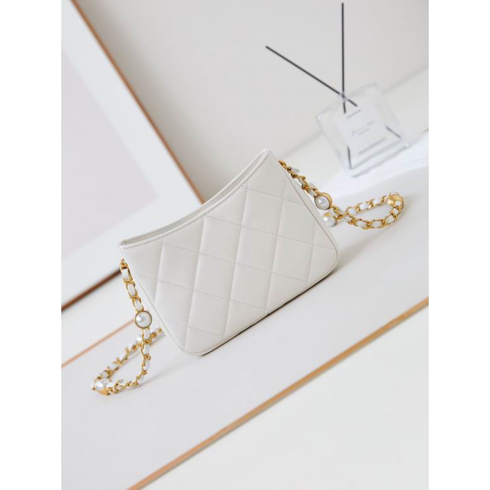 Chanel hobo 13x18x7cm 