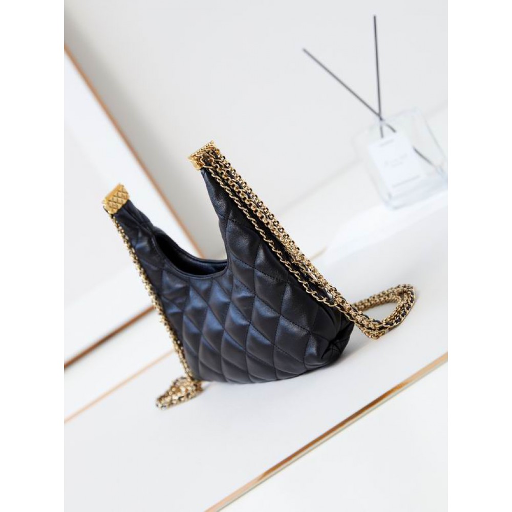 Chanel hobo 14x20x7cm 