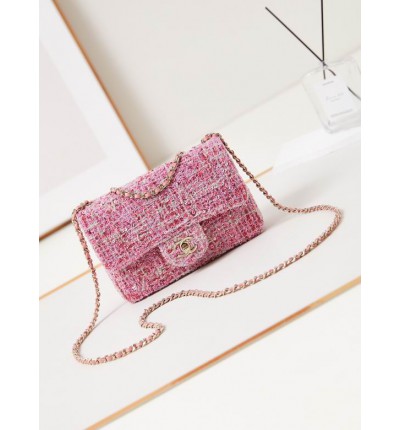 Chanel flap bag 14x20x8cm