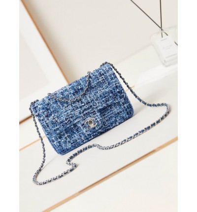 Chanel flap bag 14x20x8cm