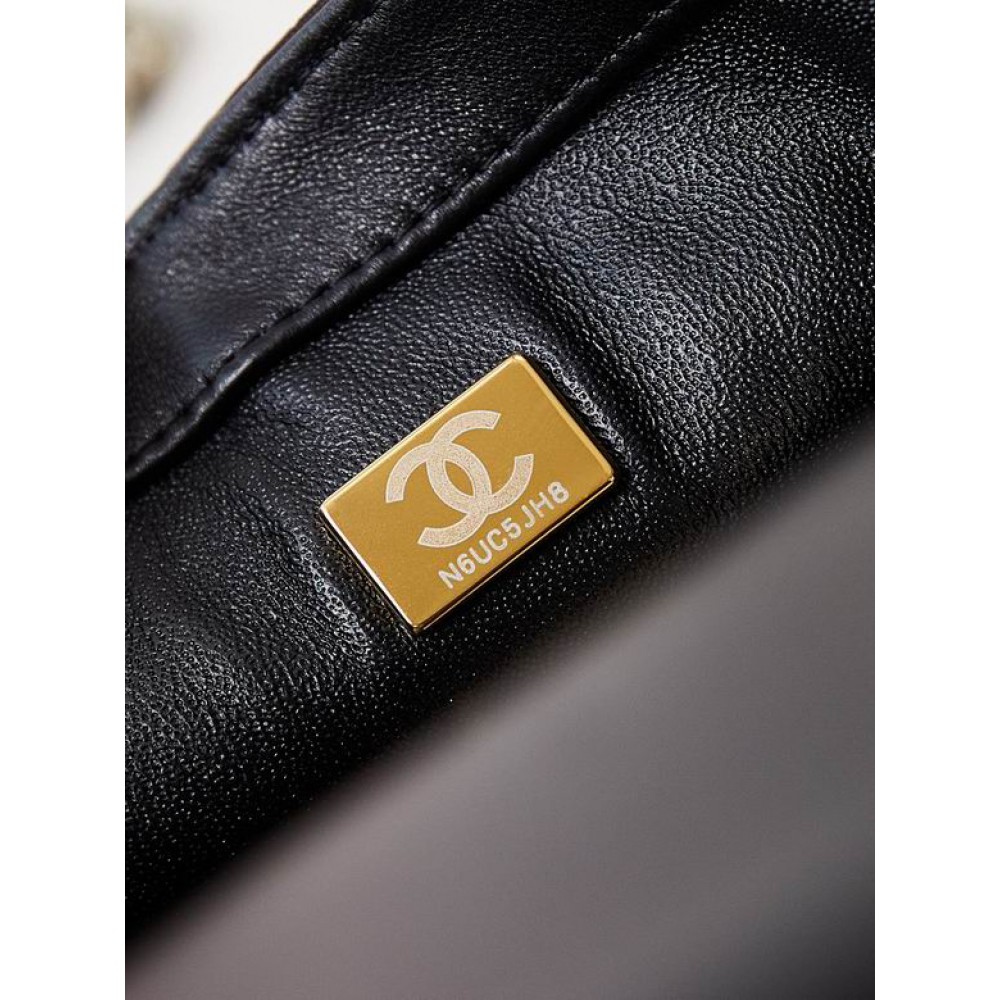Chanel flap bag 14x20x8cm Bags