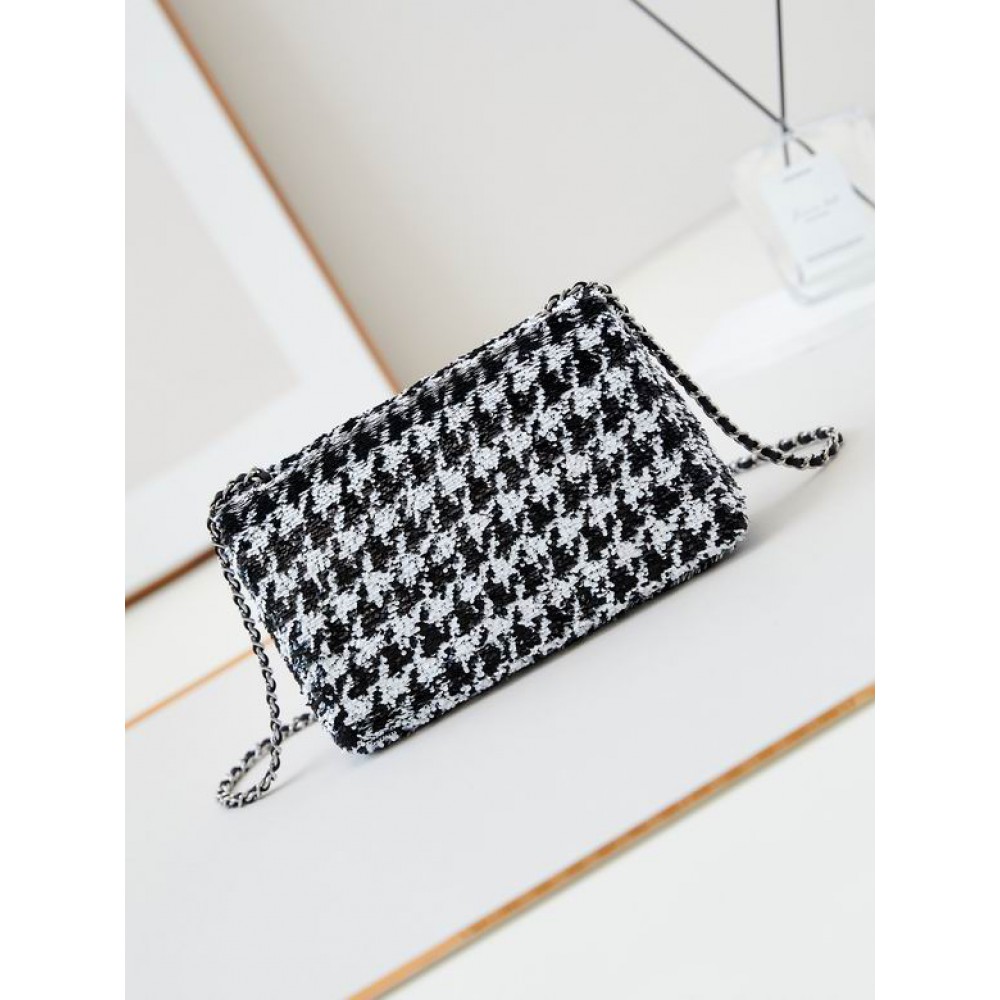 Chanel flap bag 13x21x8cm Bags