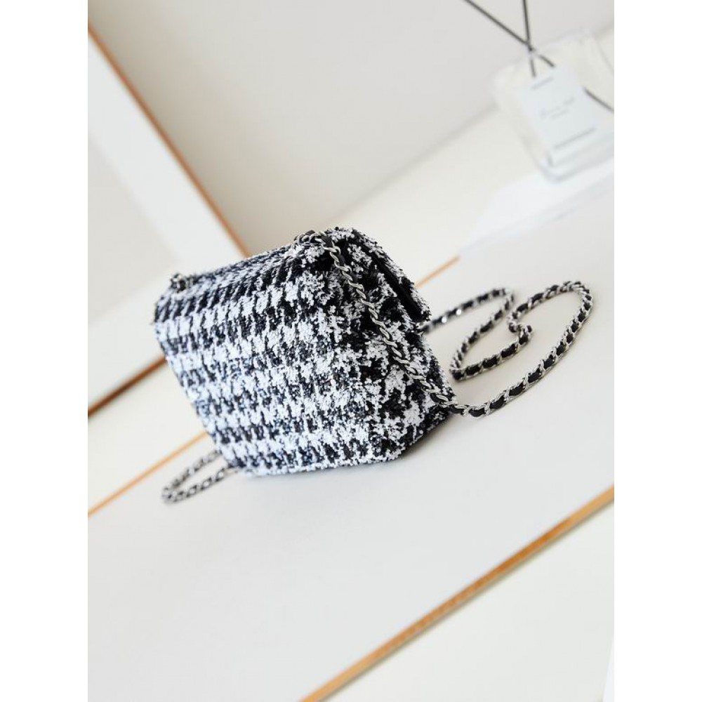 Chanel flap bag 13x21x8cm Bags