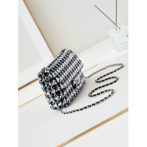 Chanel flap bag 13x21x8cm Bags