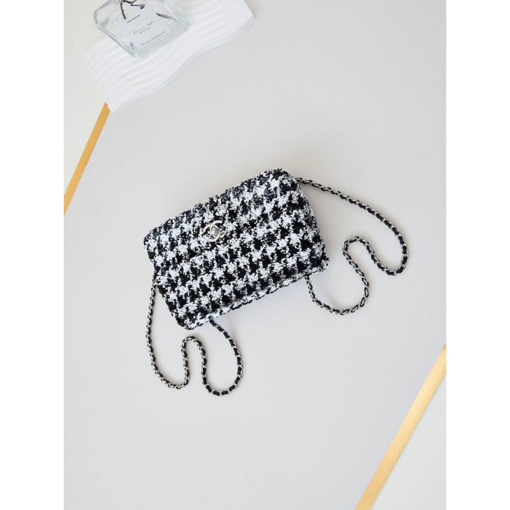 Chanel flap bag 13x21x8cm Bags