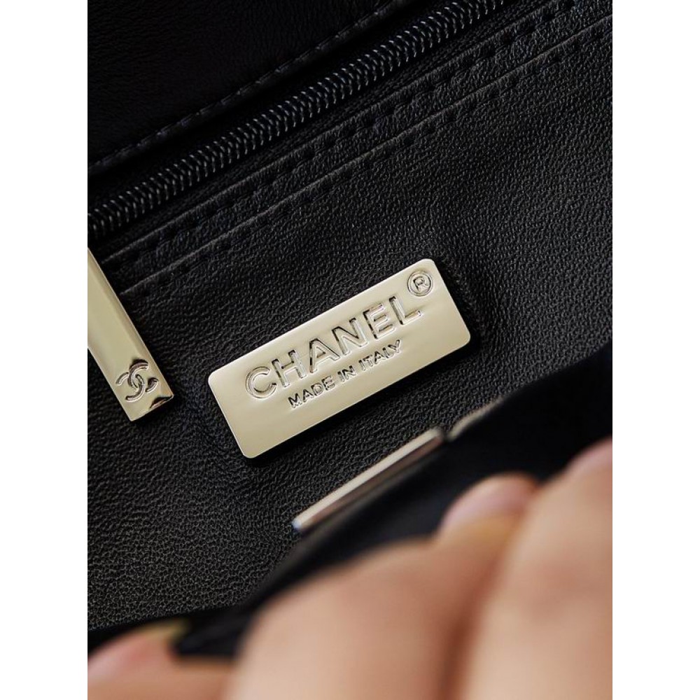Chanel flap bag 13x21x8cm Bags