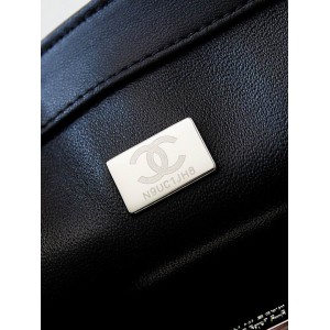Chanel flap bag 13x21x8cm Bags
