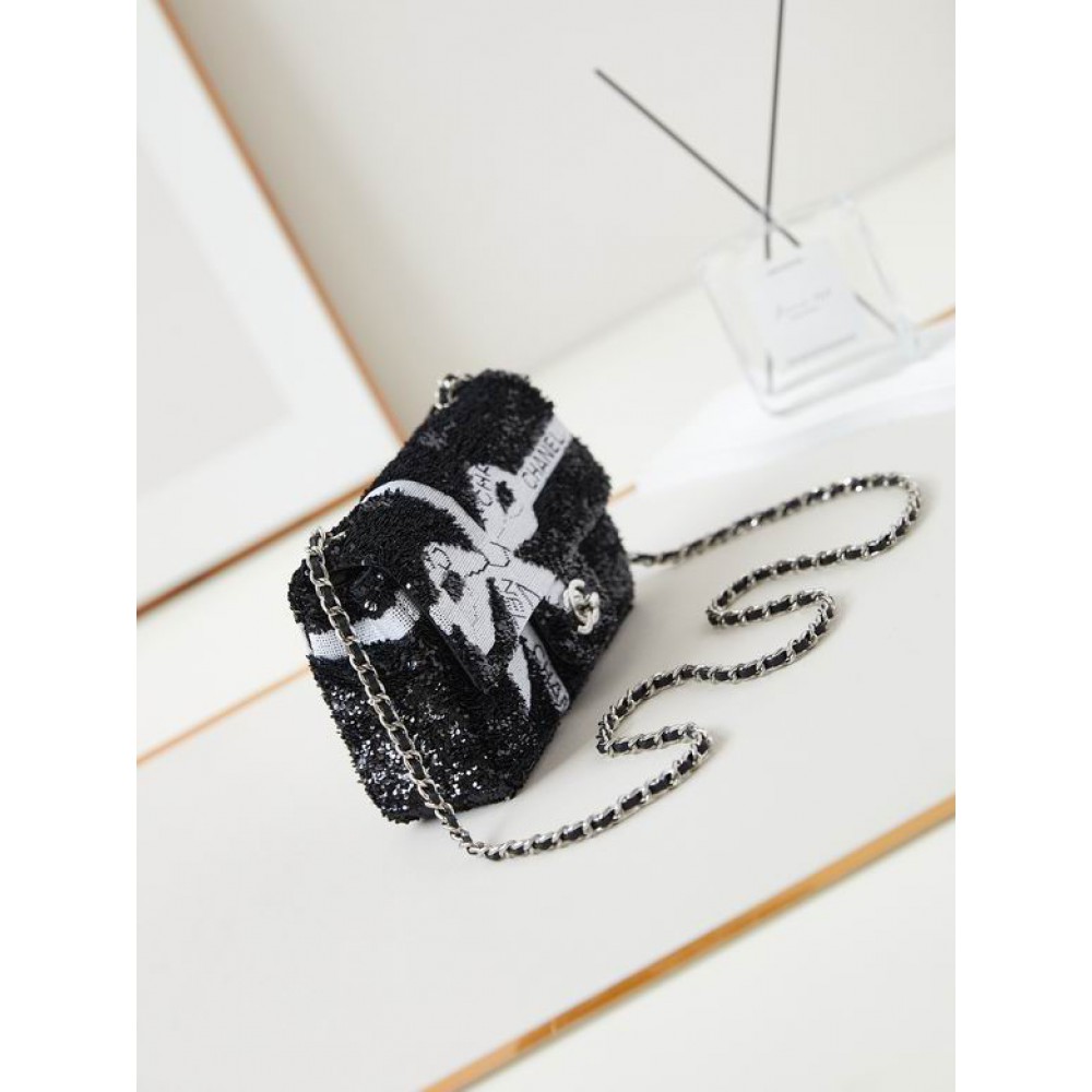 Chanel flap bag 13x21x8cm Bags