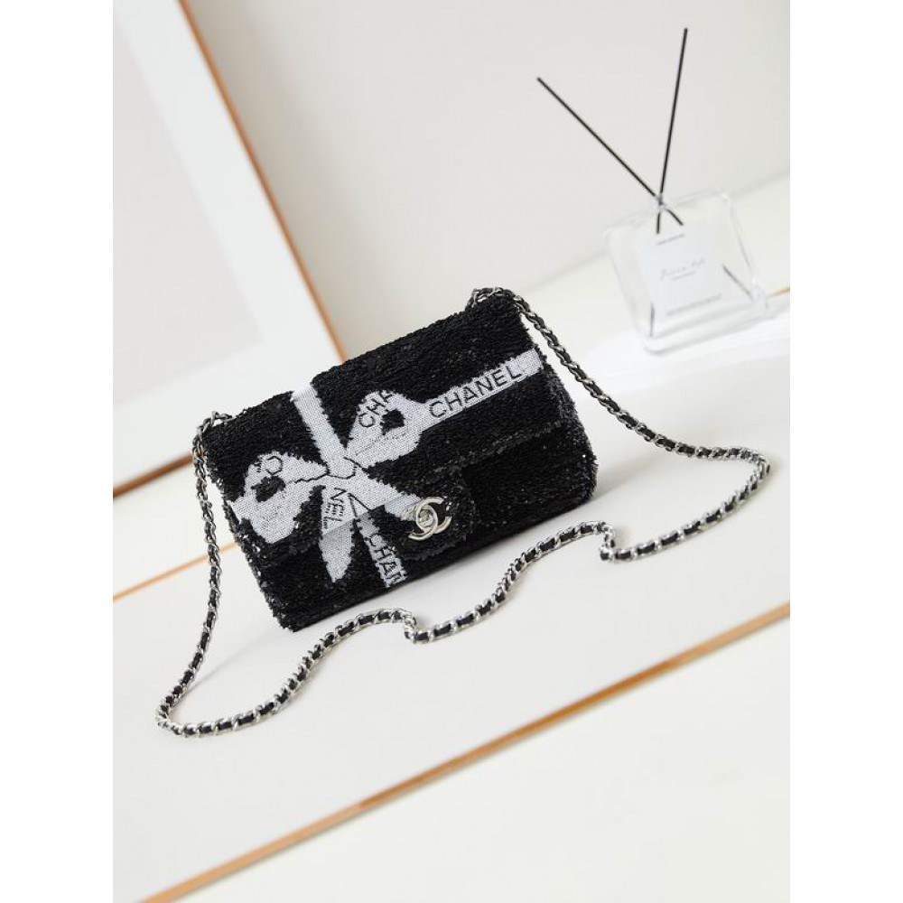 Chanel flap bag 13x21x8cm Bags