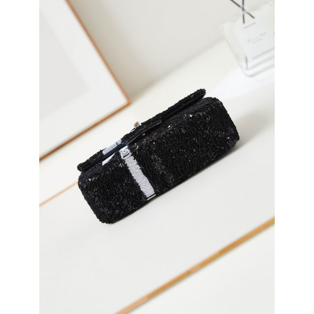 Chanel flap bag 13x21x8cm Bags