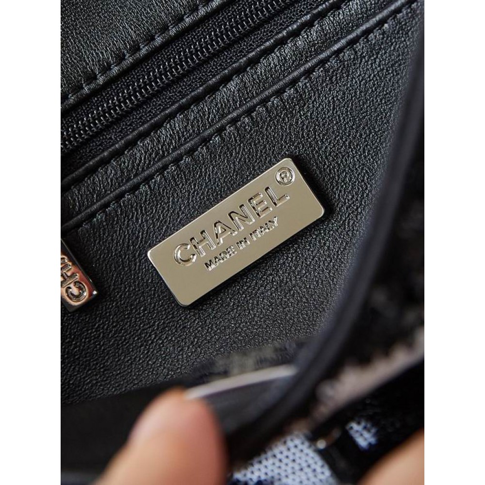 Chanel flap bag 13x21x8cm Bags