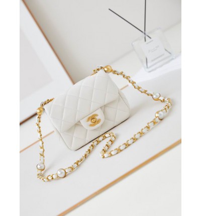 Chanel flap bag 13x18x7cm