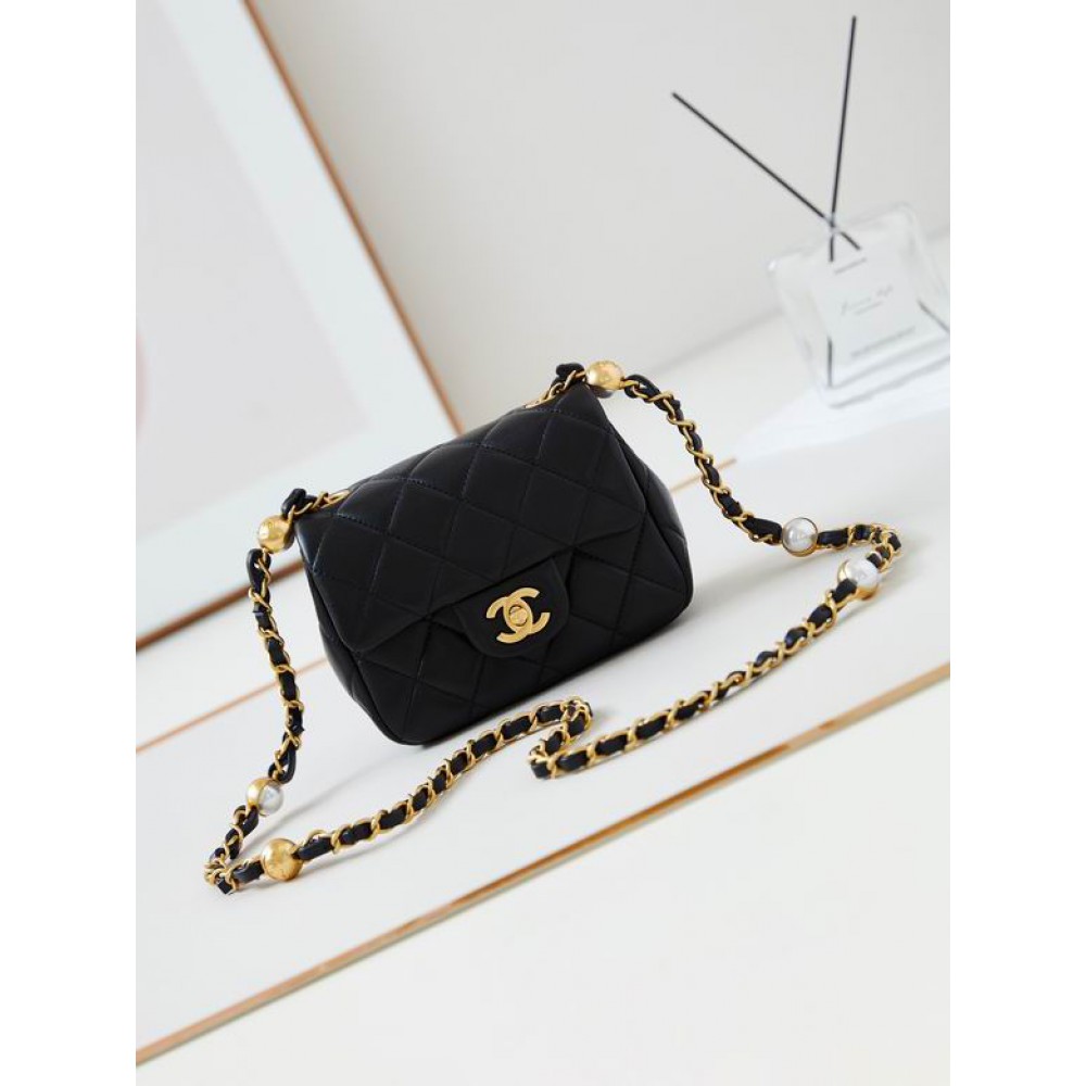 Chanel flap bag 13x18x7cm Bags