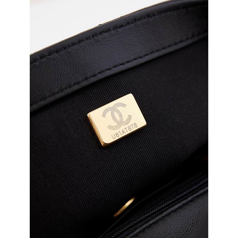 Chanel flap bag 13x18x7cm Bags