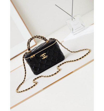 Chanel beauty bag 9.5x17x8cm