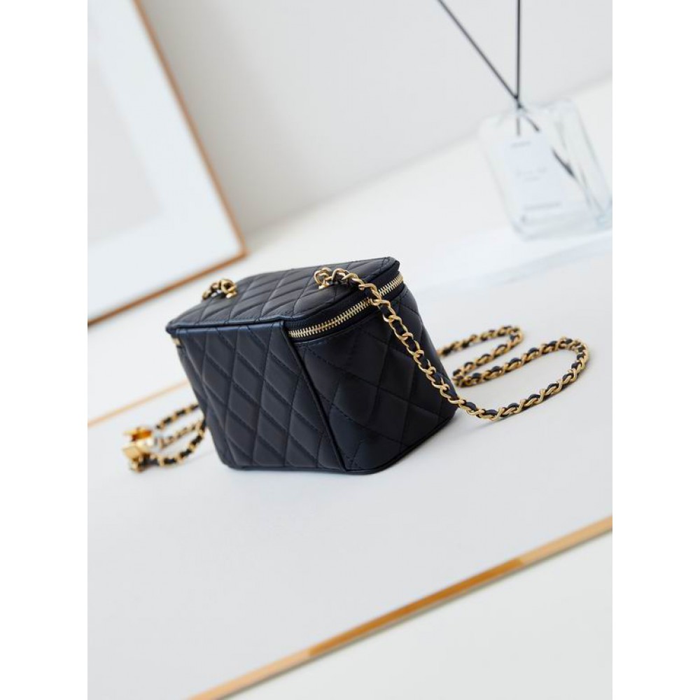 Chanel beauty bag 9.5x17x8cm Bags