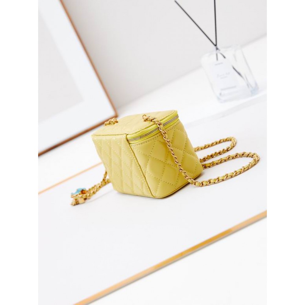 Chanel beauty bag 9.5x17x8cm Bags