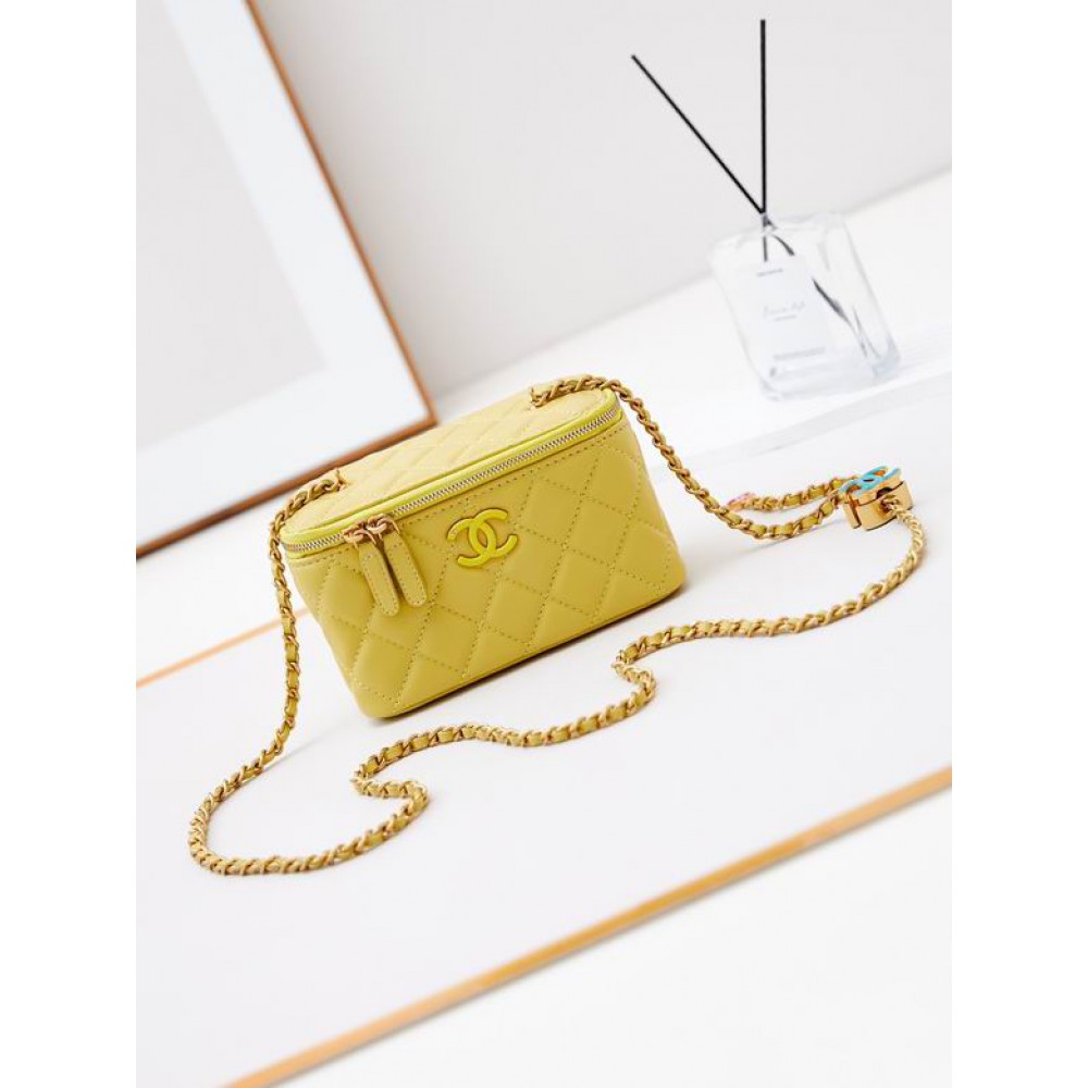 Chanel beauty bag 9.5x17x8cm Bags