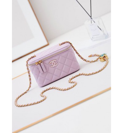 Chanel beauty bag 9.5x17x8cm