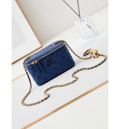 Chanel beauty bag 9.5x17x8cm