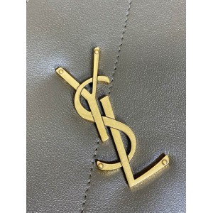 JAMIE 4.3 POCHON in lambskin 38 x 33 x 2 cm 