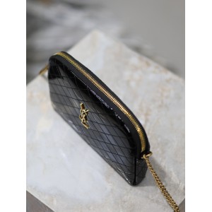 Ysl Gaby zipped pouch in quilted patent leather 19 x 11 x 3 cm Bags