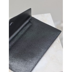 Ysl UPTOWN pouch in grain de poudre leather 27 x 16 x 2 CM 