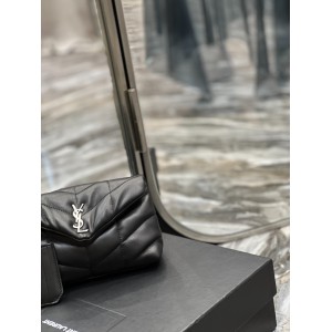 Ysl PUFFER small pouch in leather 19 X 9,5 X 2,5 CM Bags