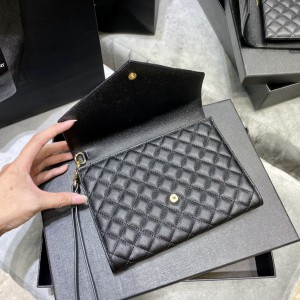 Ysl Envelope matelassé leather clutch 21x16cm 