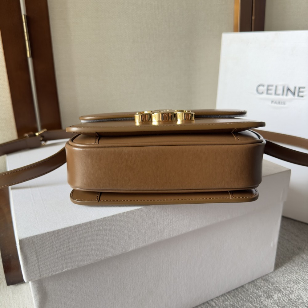 Celine triomphe bag in shiny calfskin leather 18.5x14x5cm Bags