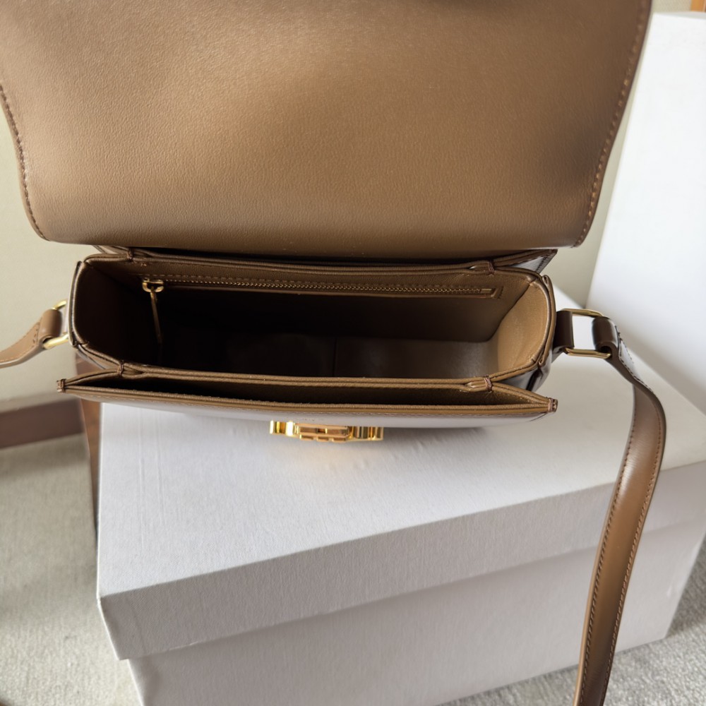 Celine triomphe bag in shiny calfskin leather 18.5x14x5cm Bags