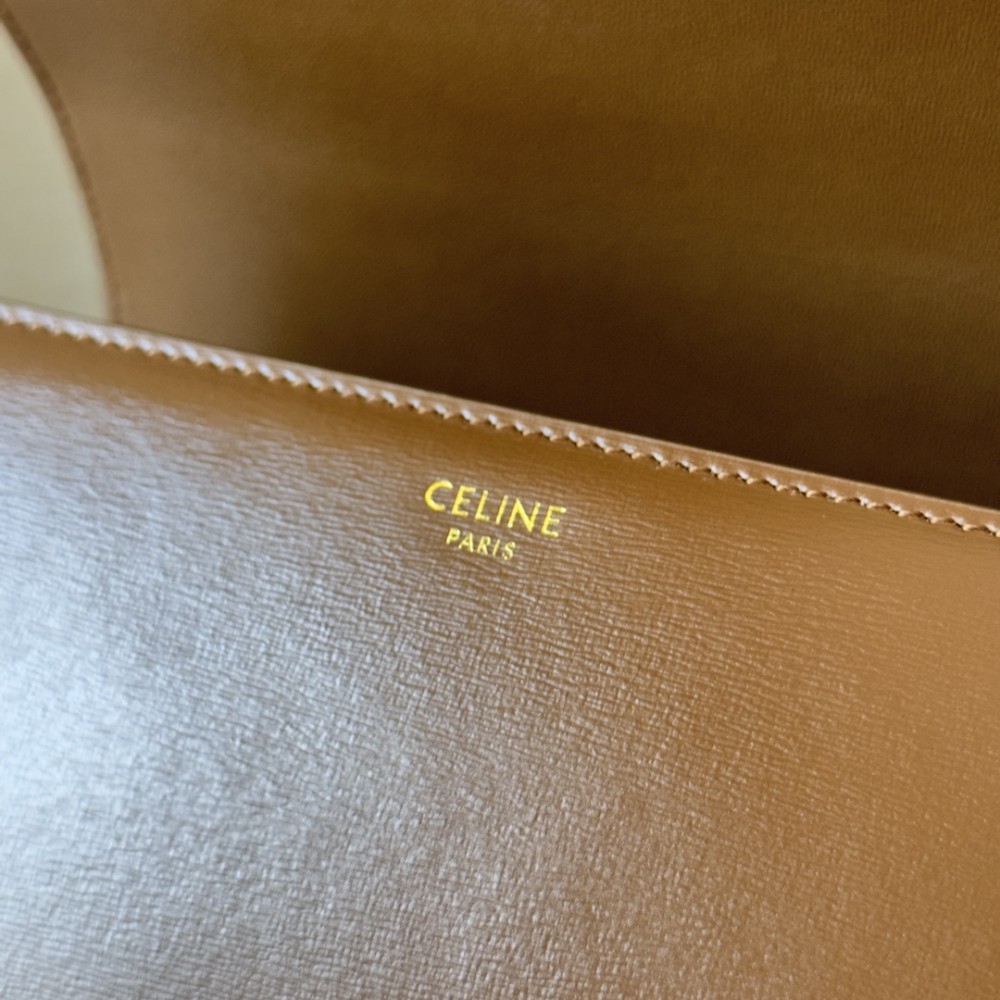 Celine triomphe bag in shiny calfskin leather 22.5x16.5x7.5cm Bags