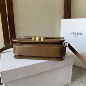 Celine triomphe bag in shiny calfskin leather 22.5x16.5x7.5cm Bags