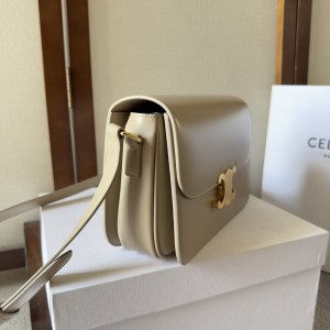Celine triomphe bag in shiny calfskin leather 22.5x16.5x7.5cm Bags