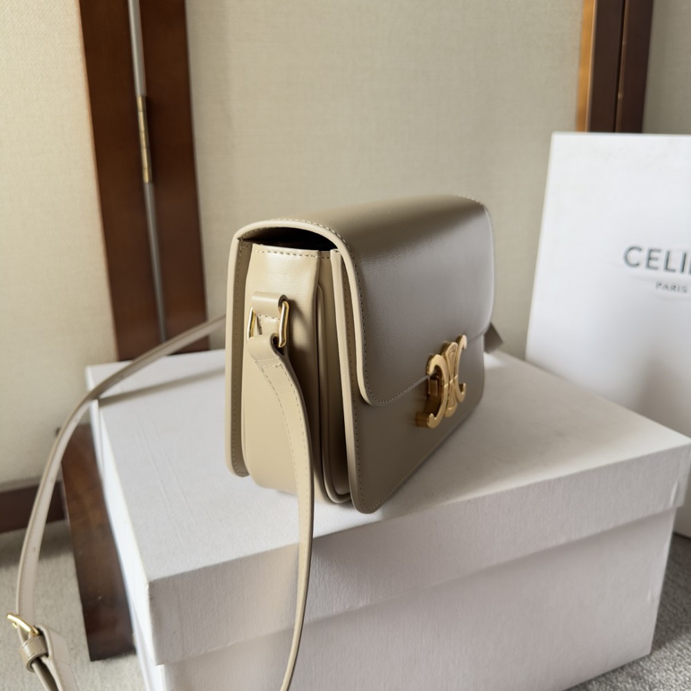 Celine triomphe bag in shiny calfskin leather 18.5x14x5cm Bags
