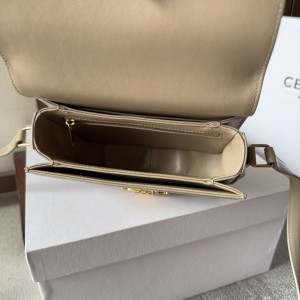Celine triomphe bag in shiny calfskin leather 18.5x14x5cm Bags