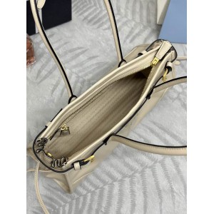 Prada Medium leather handbag 32x15.5x12cm Bags