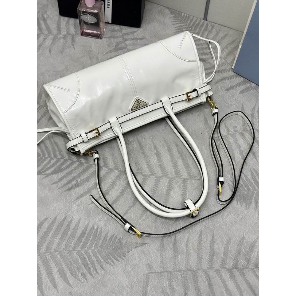 Prada Medium leather handbag 32x15.5x12cm Bags